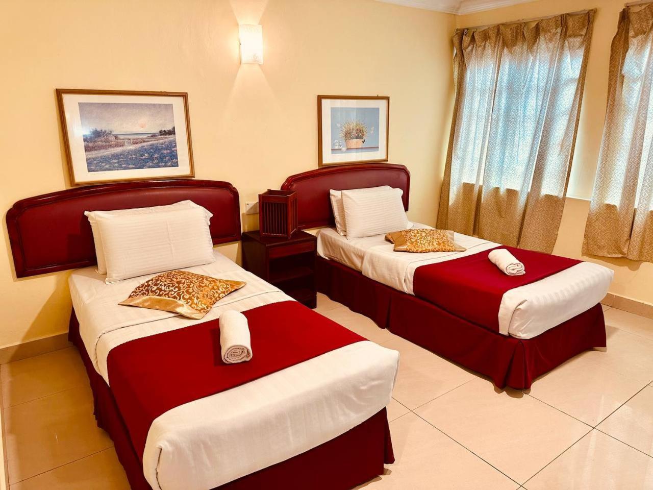 Carlton Hotel Seremban - Next To Terminal Bus Station Esterno foto