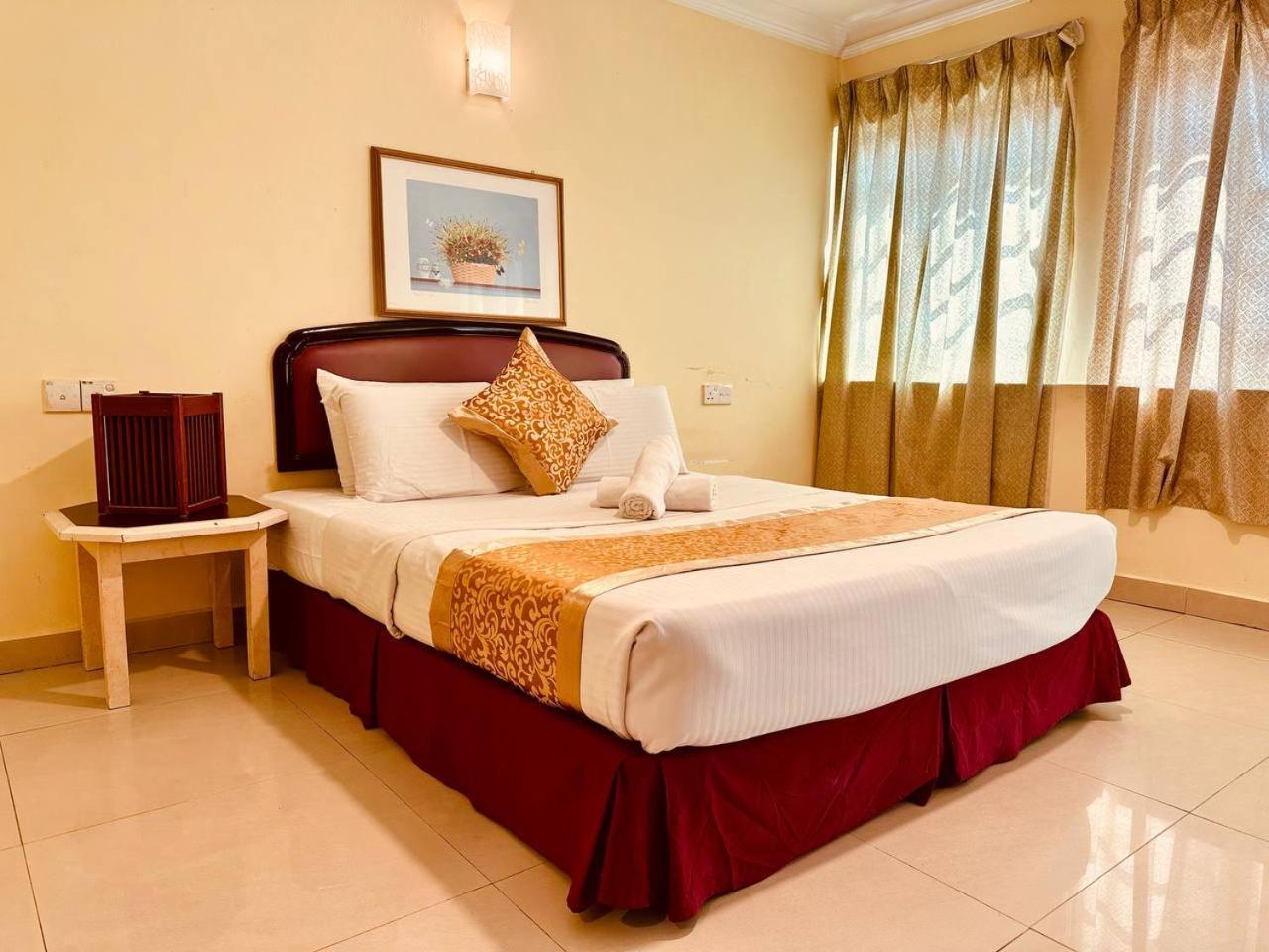 Carlton Hotel Seremban - Next To Terminal Bus Station Esterno foto